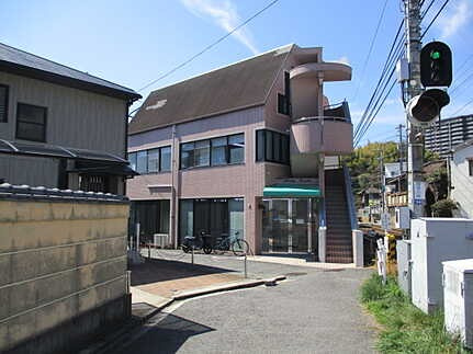 広島市西区草津本町　売ビルの外観