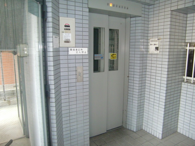 モンテメール六甲のエントランス|エレベーター