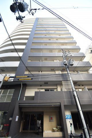ドゥーエなんば南のエントランス