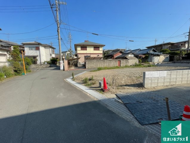 ★京田辺市薪水取　第1期　新築一戸建ての前面道路含む現地写真|現在建築中！落ち着いた街並みで新生活を始めることが出来そう！周辺の物件も併せてご紹介させて頂きます！