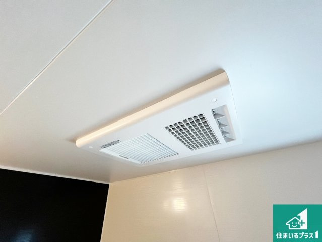 栗東市小野　第1期　新築一戸建てのその他|四季を通して快適なバスライフをお手伝いする浴室暖房乾燥機！浴室の乾燥・暖房・涼風・換気はもちろん、２４時間換気にも対応！