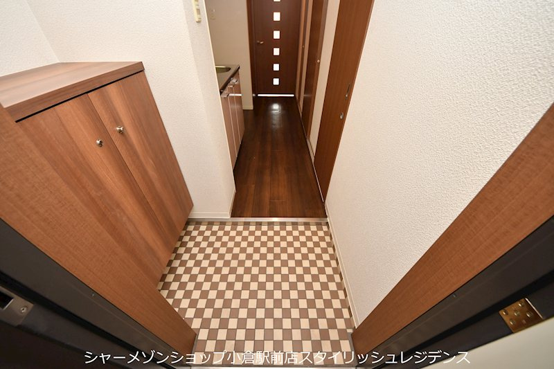ヒルズ鍛冶町の玄関