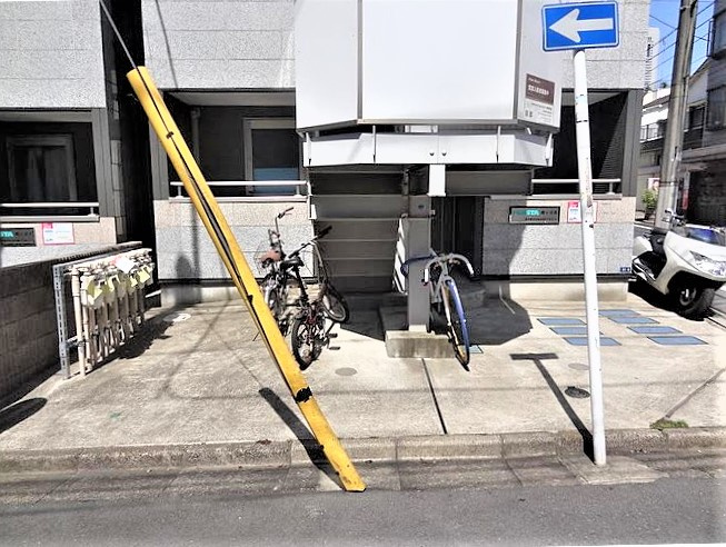 渋谷区本町５丁目のアパートのその他共用部分|駐輪場スペースです