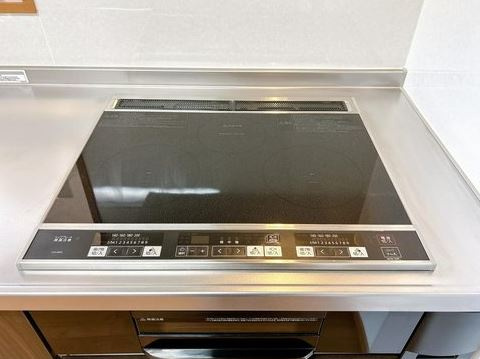 【築浅】比企郡川島町上伊草中古住宅のキッチン|IHクッキングヒーター付き