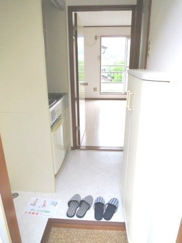 ウイングコート萩山の玄関