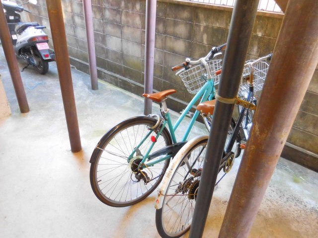 サンティー大手の駐車場