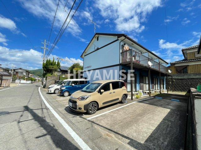 コーポみらいの駐車場