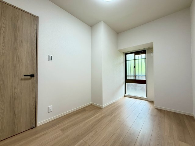 パークハイツ多賀山の洋室