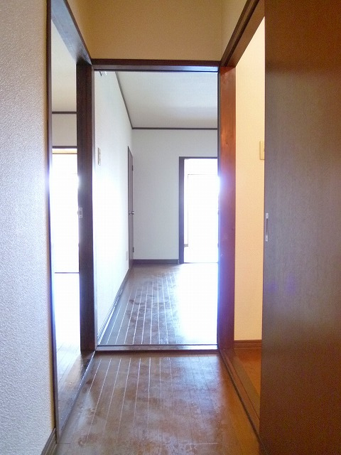 合川ビレッジ【キャッシュバック対象物件】の内装|明るい室内です