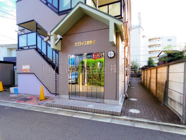 西東京市芝久保町２丁目の賃貸マンションのエントランス