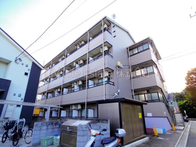 西東京市芝久保町２丁目の賃貸マンションの外観
