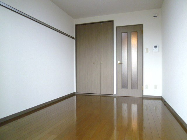 西東京市芝久保町２丁目の賃貸マンションの寝室