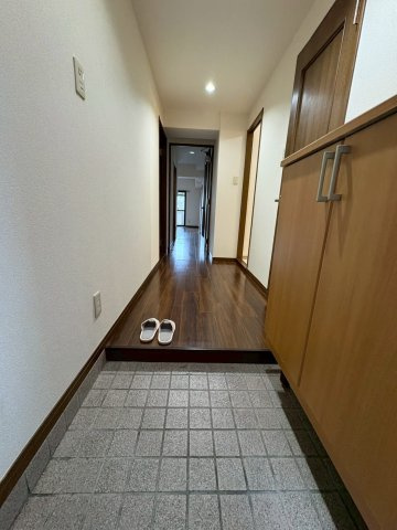 ファミーユＤＡＩＳＨＩＮの玄関