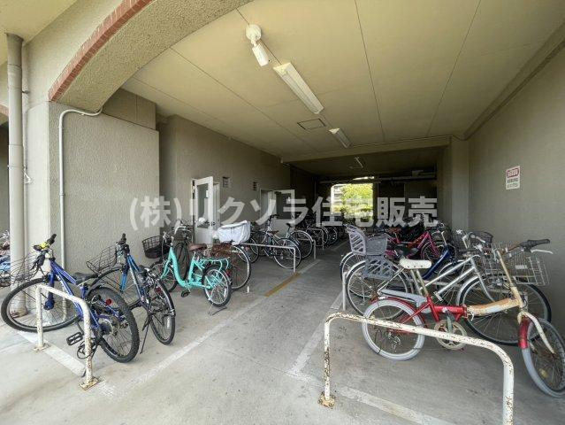 くずはセンチュリータウン四番館の駐輪場|■物件内覧・資金計画相談・住宅ローン相談、リフォーム相談、お問合せ受付中■
※当日・翌日のご内覧、ご相談はお電話でのお問合せがスムーズです！