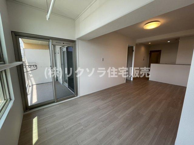 くずはセンチュリータウン四番館の居間・リビング|LDK15.0帖
■物件内覧・資金計画相談・住宅ローン相談、リフォーム相談、お問合せ受付中■
※当日・翌日のご内覧、ご相談はお電話でのお問合せがスムーズです！