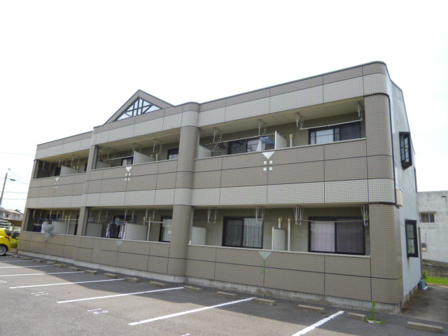 ロイヤルメイセスの外観