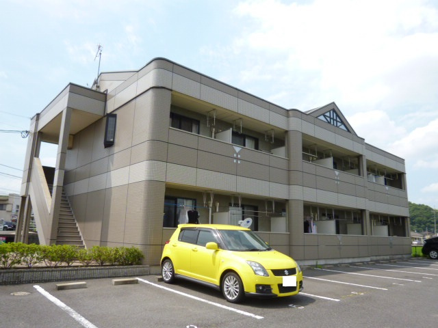 ロイヤルメイセスの駐車場