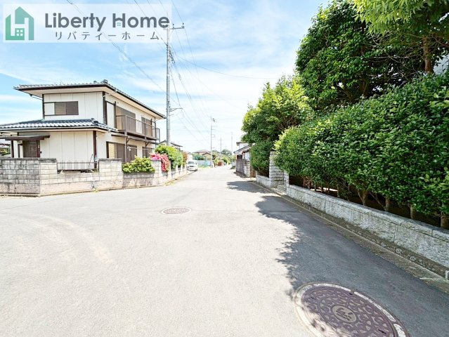 水戸市平須町第8　新築戸建　2号棟の前面道路含む現地写真