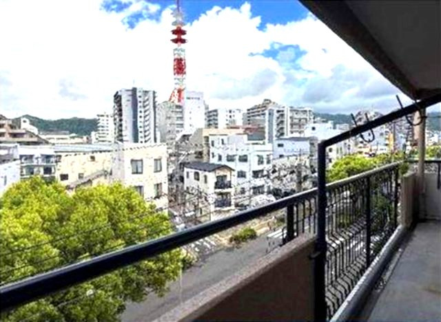 パティオ永沢の展望|角住戸ならではの三面採光！陽のあたる時間が長く、冬でも暖かいです
