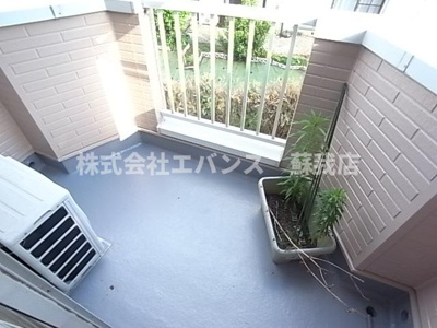 【バルコニー】 | レジデンス川戸 | 開放的で明るい空間を演出してくれるバルコニーです
