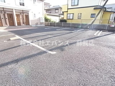 【駐車場】 | レジデンス川戸 | 駐車場があります