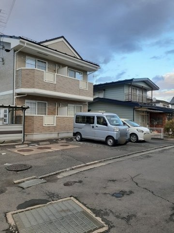 シャンドフルールの駐車場
