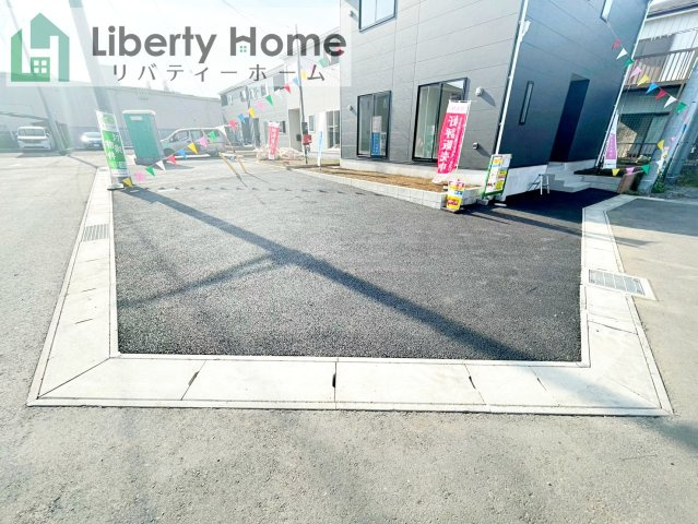 水戸市平須町第8　新築戸建　3号棟の駐車場