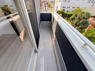 【バルコニー】 | 稲毛区六方町中古戸建 | バルコニースペースは洗濯物もよく乾きそうです♪