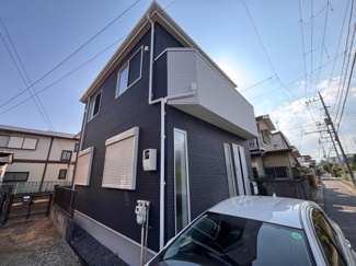 【外観】 | 稲毛区六方町中古戸建 | 閑静な住宅街に位置しており、のびのびとした暮らしが叶います。築2023年の築浅中古戸建をぜひご検討ください！