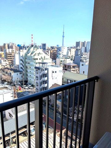 BPRレジデンス東日暮里の展望|9F、リビングと離れた4.5帖洋室
上層階のバルコニーからスカイツリー見えます
