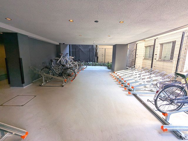 BPRレジデンス東日暮里の設備|オートロック付屋内屋根付自転車置場