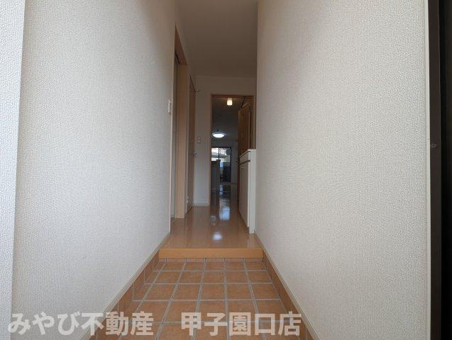 パルティール小曽根の玄関