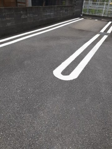 パピヨンの駐車場|駐車スペースもあります