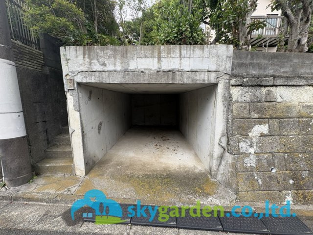鎌倉市城廻　中古戸建　の駐車場