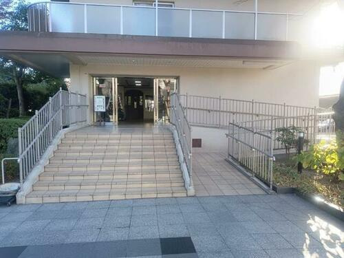 枚方淀川公園スカイハイツのエントランス|■物件内覧・資金計画相談・住宅ローン相談、リフォーム相談、お問合せ受付中■
※当日・翌日のご内覧、ご相談はお電話でのお問合せがスムーズです！