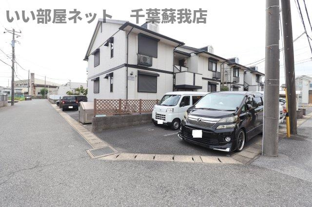 ビィウラ　WESTの駐車場|駐車場に車を止められます