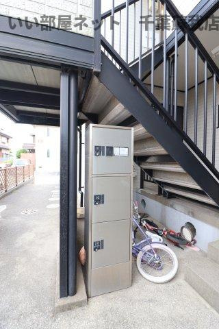 ビィウラ　WESTのエントランス|宅配ボックス
