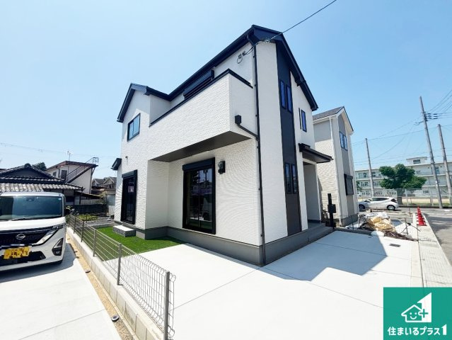 ♦堺市美原区阿弥　新築一戸建ての外観|お客様に長く安心して住んでいだだける事にこだわった家づくり！住んでからのアフターサービスにもしっかりと取り組んでいます！
