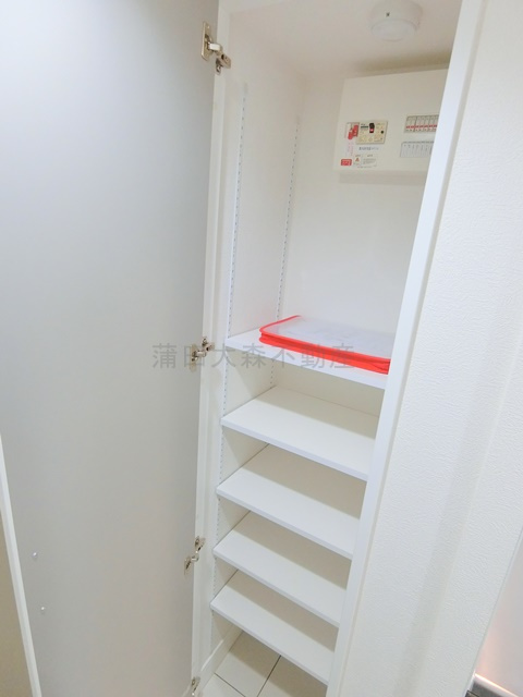 リヴシティ蒲田イーストの設備|玄関収納　シューズBOX