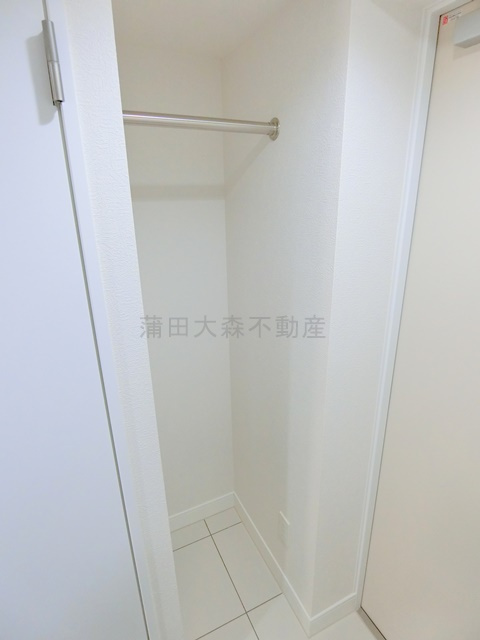 リヴシティ蒲田イーストの設備|玄関コートハンガー