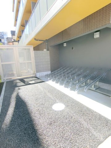 リヴシティ蒲田イーストのその他共用部分|ラック式の駐輪場