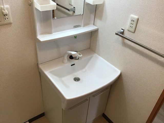 リヴェール本郷台の洗面所|※現況有姿となります。