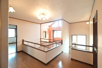 【その他】 | 黒石市北美町二丁目 5SLDK・土地115坪　中古住宅 | 2階廊下