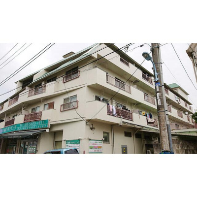 【外観】 | ライオンズマンション新高円寺 | 鉄筋コンクリート造のがっちりとした建物。