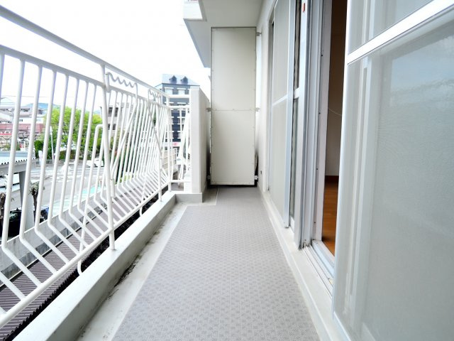 高槻市大畑町の賃貸マンションのバルコニー