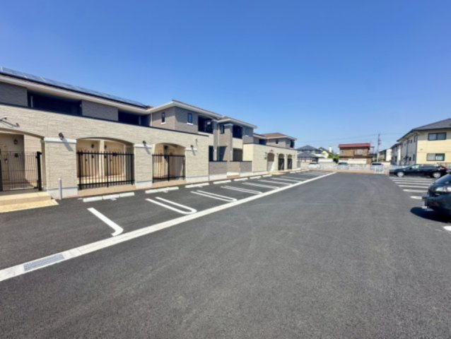 ラ　ペ　フランⅡの駐車場