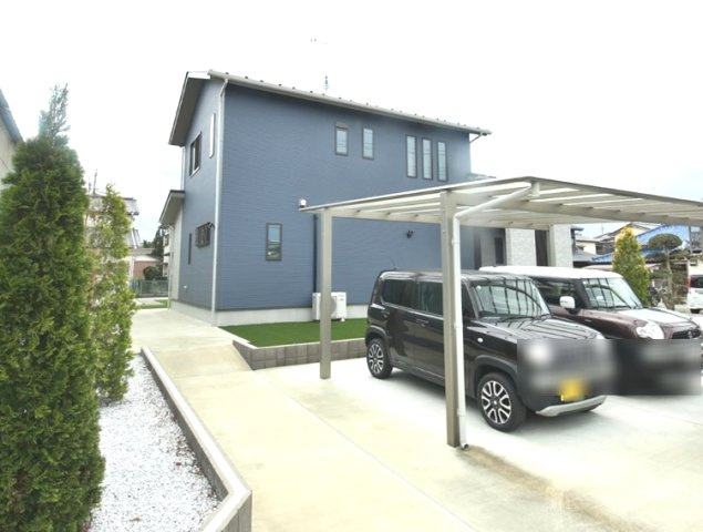 茂原市小林　　中古戸建の駐車場|敷地約152坪 令和5年2月築３LDK+テラス+書斎　自然素材もみの木床材 駐車2台可家庭菜園が可能