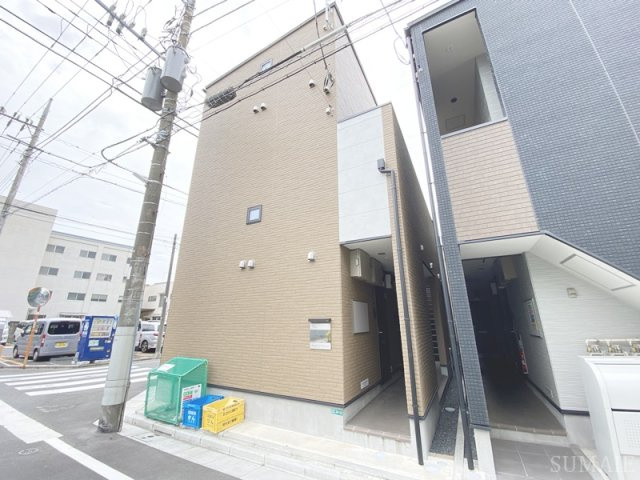 ラヴィ新小岩の外観|エントランス側からの外観です☆