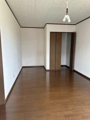 牟呂公文町貸家の洋室