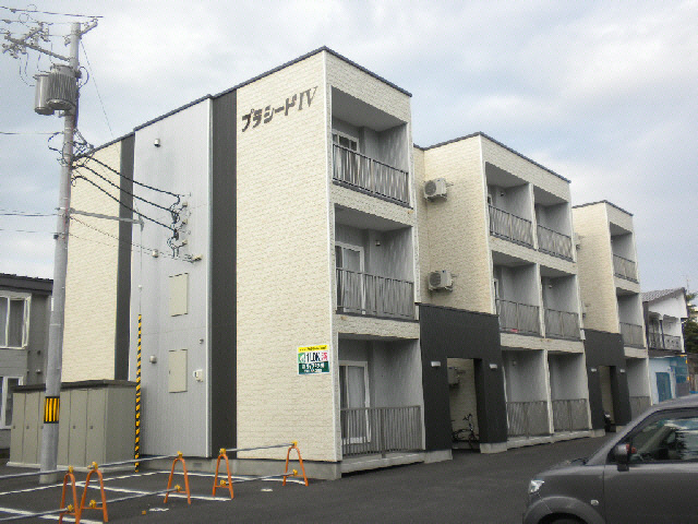 プラシードⅣの外観